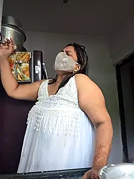 MOM-SUN-COUPLE online show from October 5, 10:35 am