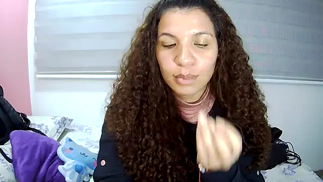 Snapshot of gatubelahot chatting on October 24, 2:30 am gatubelahot online show from October 24, 2:30 am