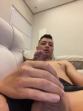 alexsandropllt online show from April 26, 9:29 am