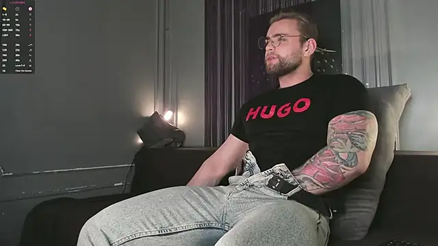 Snapshot of WayneWilson chatting on November 22, 4:55 am WayneWilson online show from November 22, 4:55 am