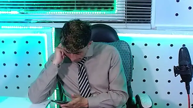 Darko0717 online show from September 26, 11:36 am