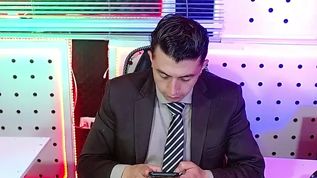 Darko0717 online show from November 17, 1:39 pm