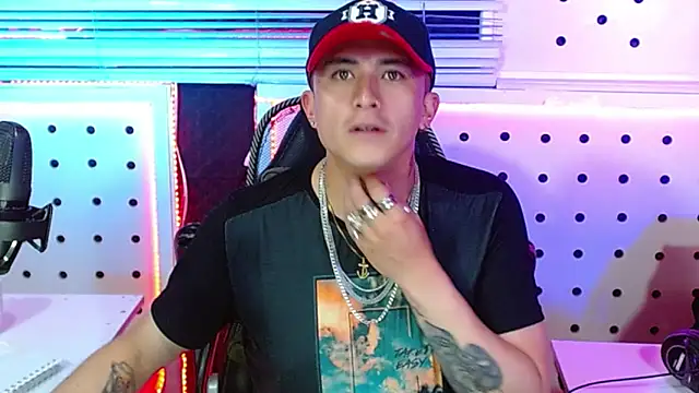 Darko0717 online show from November 26, 2:01 am