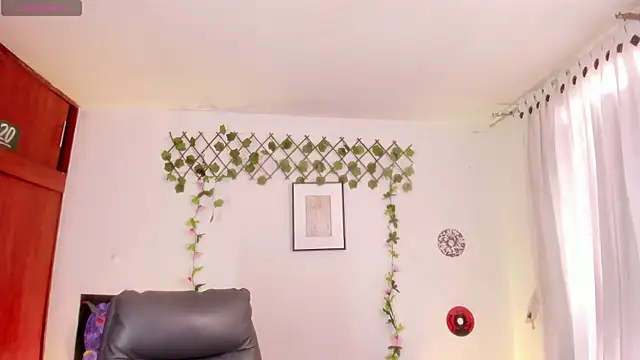 Cata green online show from November 12, 8:08 pm