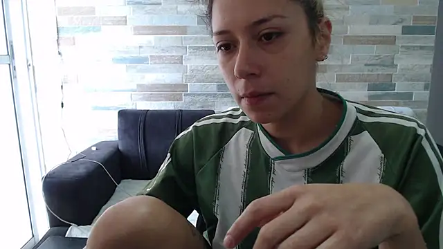 MommyMiaWs online show from October 1, 4:02 pm