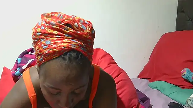 sluttylaura21 online show from September 20, 8:10 pm