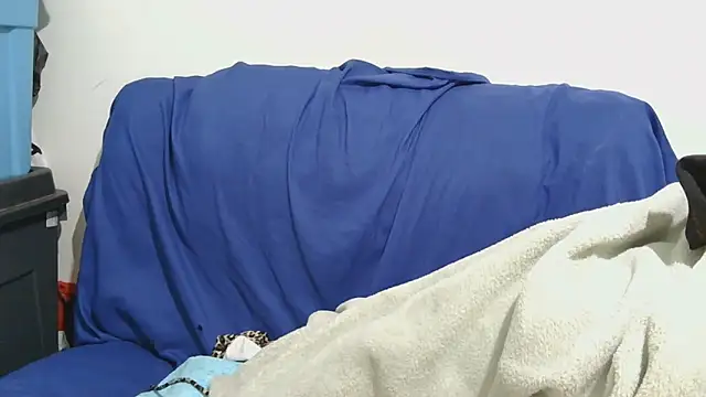 sluttylaura21 online show from November 11, 4:40 pm