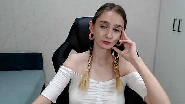 Jackie Morgan online show from December 22, 4:06 am