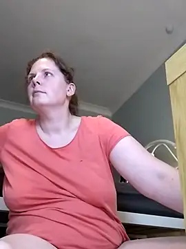 Snapshot of xxSexyBushLinnxx chatting on December 2, 8:11 pm xxSexyBushLinnxx online show from December 2, 8:11 pm