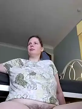 Snapshot of xxSexyBushLinnxx chatting on December 5, 10:44 am xxSexyBushLinnxx online show from December 5, 10:44 am