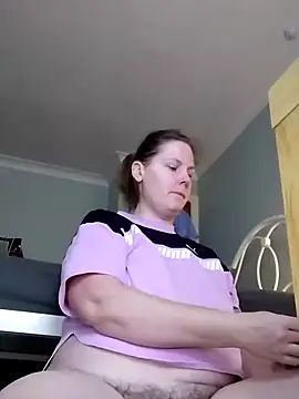 Snapshot of xxSexyBushLinnxx chatting on December 12, 11:29 am xxSexyBushLinnxx online show from December 12, 11:29 am