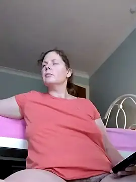 Snapshot of xxSexyBushLinnxx chatting on December 17, 1:49 pm xxSexyBushLinnxx online show from December 17, 1:49 pm