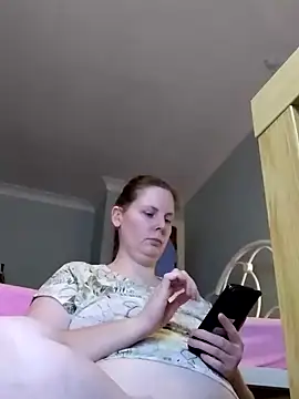 Snapshot of xxSexyBushLinnxx chatting on December 26, 5:08 pm xxSexyBushLinnxx online show from December 26, 5:08 pm