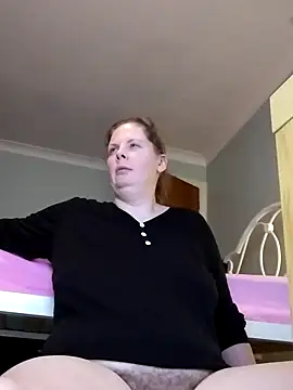 Snapshot of xxSexyBushLinnxx chatting on December 28, 9:19 pm xxSexyBushLinnxx online show from December 28, 9:19 pm