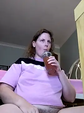 Snapshot of xxSexyBushLinnxx chatting on January 1, 4:39 pm xxSexyBushLinnxx online show from January 1, 4:39 pm