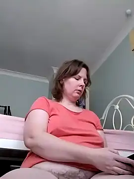 Snapshot of xxSexyBushLinnxx chatting on January 24, 11:37 am xxSexyBushLinnxx online show from January 24, 11:37 am