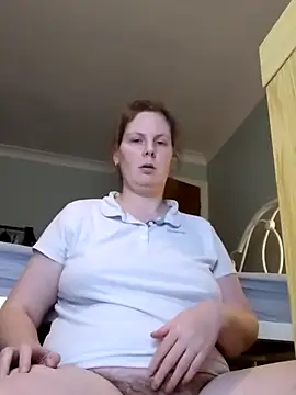 Snapshot of xxSexyBushLinnxx chatting on February 17, 8:04 pm xxSexyBushLinnxx online show from February 17, 8:04 pm