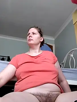 Snapshot of xxSexyBushLinnxx chatting on February 24, 11:21 am xxSexyBushLinnxx online show from February 24, 11:21 am