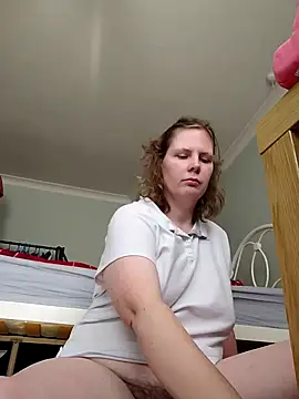 Snapshot of xxSexyBushLinnxx chatting on March 5, 11:38 am xxSexyBushLinnxx online show from March 5, 11:38 am