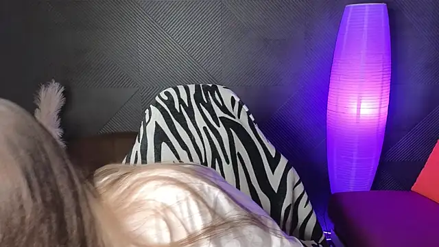 Snapshot of DjennaPalme chatting on February 9, 9:16 am DjennaPalme online show from February 9, 9:16 am