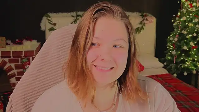 Snapshot of DjennaPalme chatting on December 5, 2:25 pm DjennaPalme online show from December 5, 2:25 pm