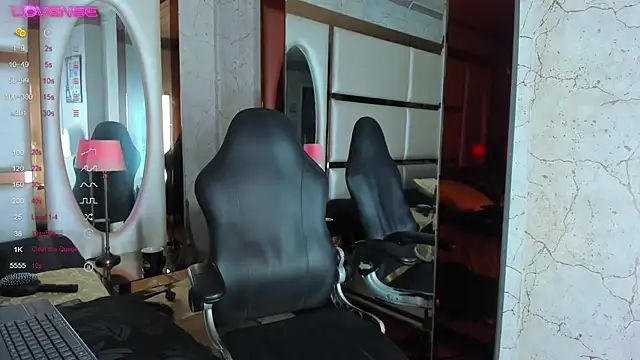 Snapshot of cinthya_walker1 chatting on February 24, 3:31 pm cinthya walker1 online show from February 24, 3:31 pm