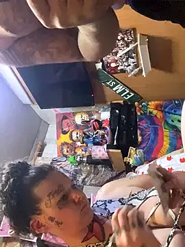 Snapshot of Codybabyy456 chatting on October 29, 5:04 pm Codybabyy456 online show from October 29, 5:04 pm