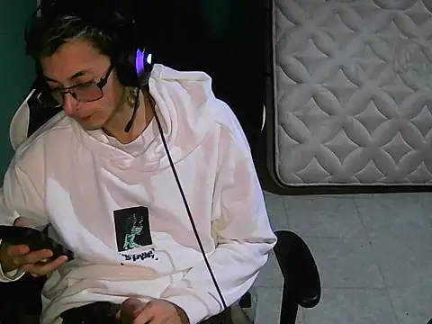 Snapshot of Jughead_16 chatting on September 23, 5:43 am Jughead 16 online show from September 23, 5:43 am