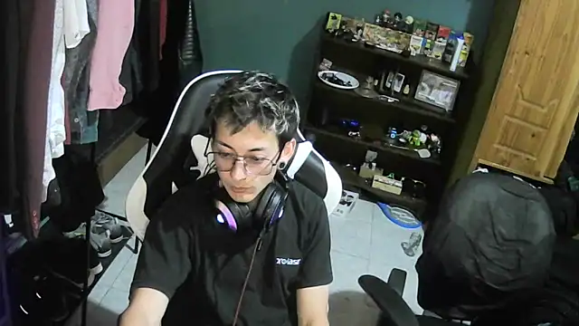 Snapshot of Jughead_16 chatting on October 18, 3:09 am Jughead 16 online show from October 18, 3:09 am