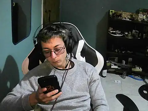 Snapshot of Jughead_16 chatting on October 31, 2:12 am Jughead 16 online show from October 31, 2:12 am