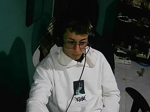 Snapshot of Jughead_16 chatting on November 8, 1:17 am Jughead 16 online show from November 8, 1:17 am