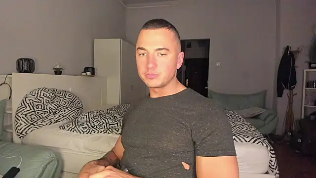 Snapshot of paulblack21 chatting on November 19, 7:47 pm paulblack21 online show from November 19, 7:47 pm