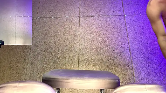 Snapshot of Farmer_James chatting on November 24, 3:34 pm Farmer James online show from November 24, 3:34 pm