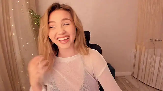 Snapshot of GracefulLook chatting on January 18, 7:48 pm GracefulLook online show from January 18, 7:48 pm