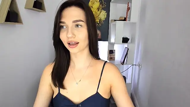 Snapshot of GracefulLook chatting on September 17, 11:45 am GracefulLook online show from September 17, 11:45 am