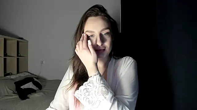 Snapshot of Ella___Bell chatting on February 11, 6:30 am Ella   Bell online show from February 11, 6:30 am