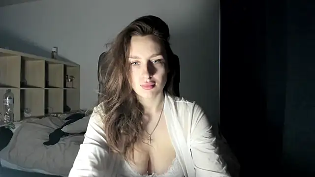 Snapshot of Ella___Bell chatting on February 24, 6:27 am Ella   Bell online show from February 24, 6:27 am