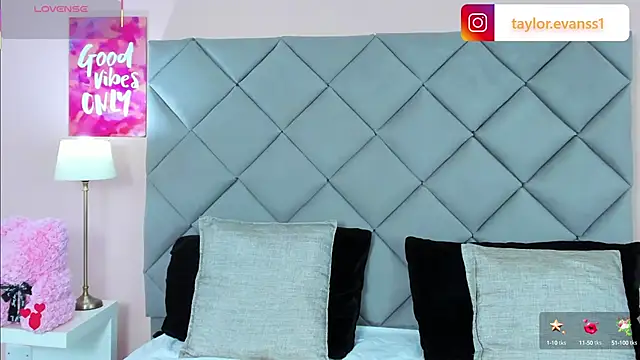 TaylorEvanss online show from September 29, 7:40 pm