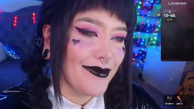 wickedxqueen online show from December 20, 4:20 am