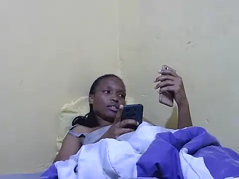 Snapshot of Smillie_prety chatting on September 26, 7:07 pm Smillie prety online show from September 26, 7:07 pm