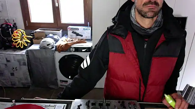 techmoon online show from November 8, 3:56 pm