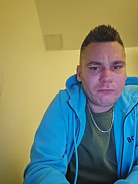 Snapshot of ACABFTP chatting on December 5, 5:27 am ACABFTP online show from December 5, 5:27 am