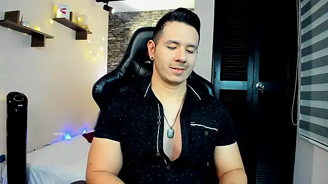 Snapshot of ransoj chatting on January 16, 12:02 am ransoj online show from January 16, 12:02 am