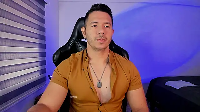 Snapshot of ransoj chatting on November 18, 2:10 pm ransoj online show from November 18, 2:10 pm