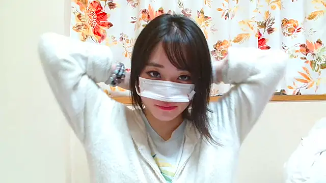 liliyRiSAcha-n online show from April 10, 7:35 am