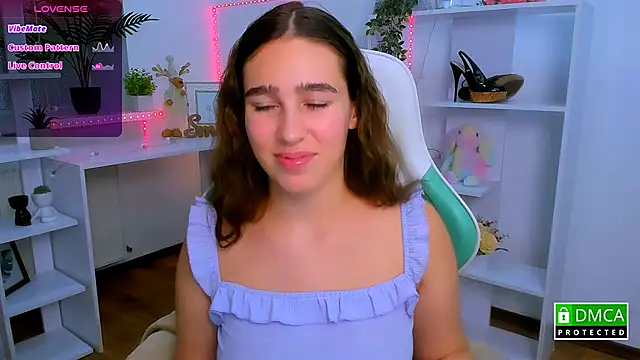 Snapshot of _Eliizabeth_ chatting on November 23, 10:20 pm Eliizabeth online show from November 23, 10:20 pm