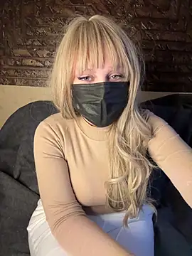 Snapshot of Mayoosh6 chatting on February 7, 2:47 pm Mayoosh6 online show from February 7, 2:47 pm