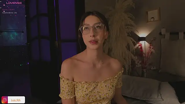 Snapshot of lua_ferch__ chatting on December 24, 2:01 pm lua ferch online show from December 24, 2:01 pm
