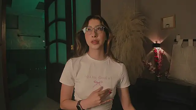 Snapshot of lua_ferch__ chatting on January 8, 12:37 pm lua ferch online show from January 8, 12:37 pm