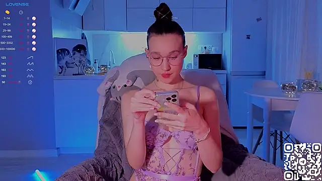 Snapshot of shey1i chatting on December 10, 6:06 pm shey1i online show from December 10, 6:06 pm